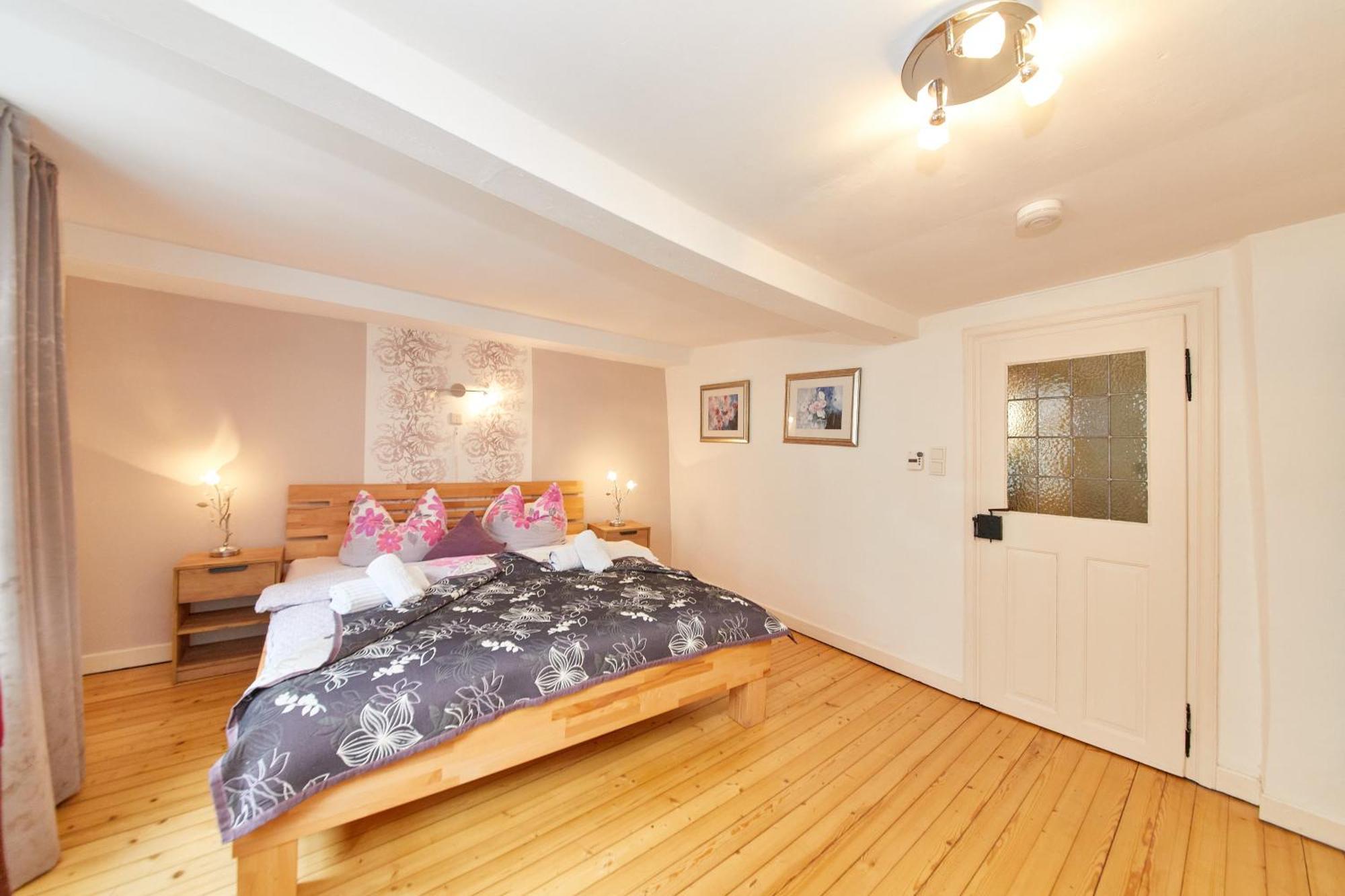 Ferienwohnung Altstadt 베른카슈텔쿠에스 외부 사진